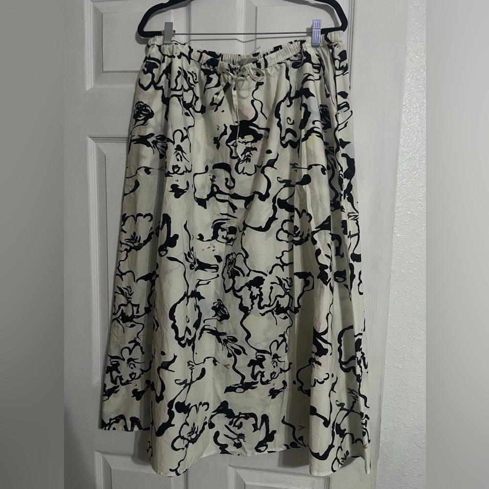a new day Cream and Black Patterned Midi Skirt